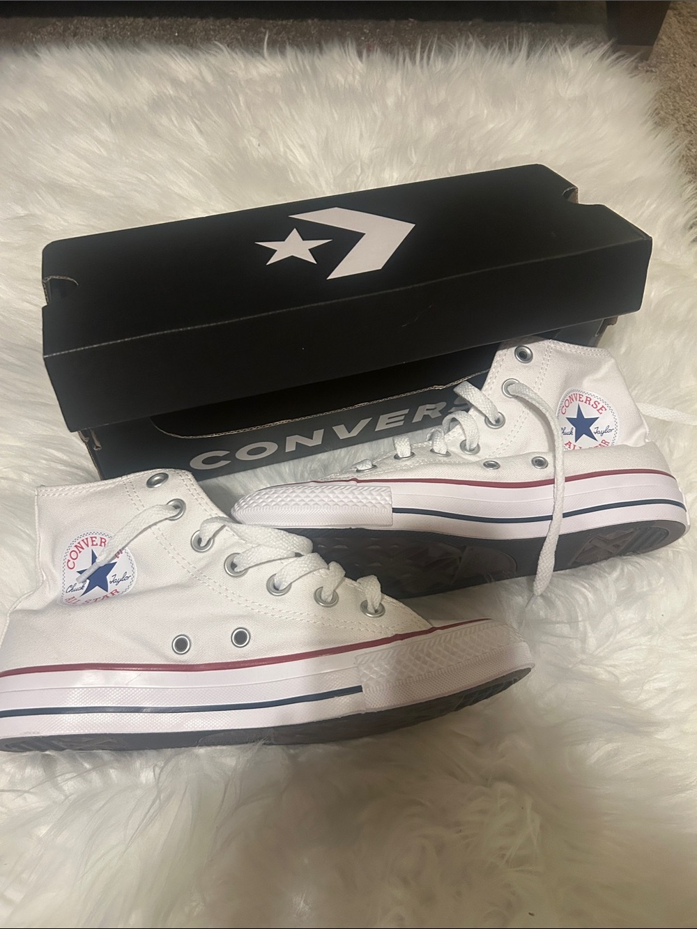 New in box unisex white high top converse women size 6.5 men’s 4.5
